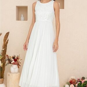 Chic White Lace Maxi Dress